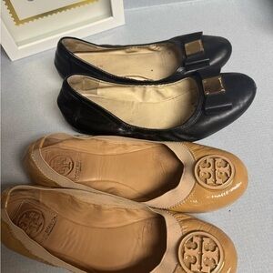 Tory Burch Black and Tan Leather Flats with Logo Medallion